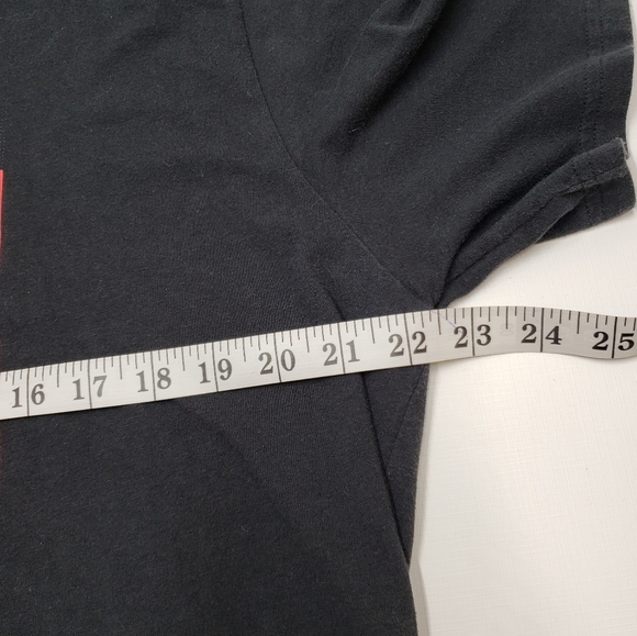 Under Armour Tee Classic Black Red Graphic Crew Neck Short Sleeve - Picture 6 of 9